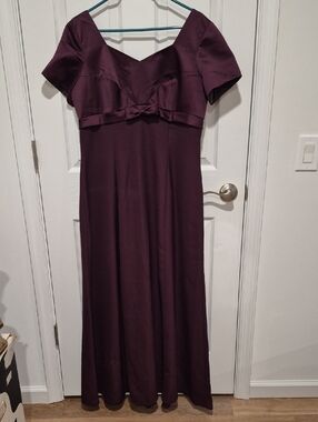 Plum V-Neck Short Sleeve Maxi Dress with Waist Bow